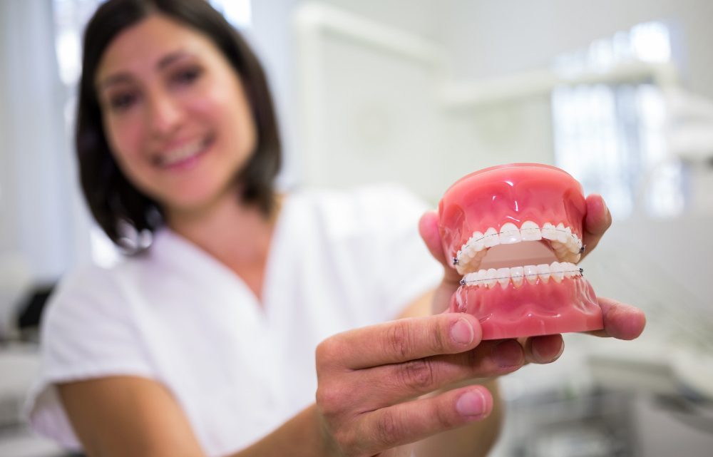 Protesi Dentale: Ripristinare il Sorriso e la Funzionalità
